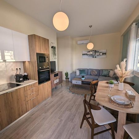 Modern Mint Sunny House Near The Airport Apartment Spata  Bagian luar foto