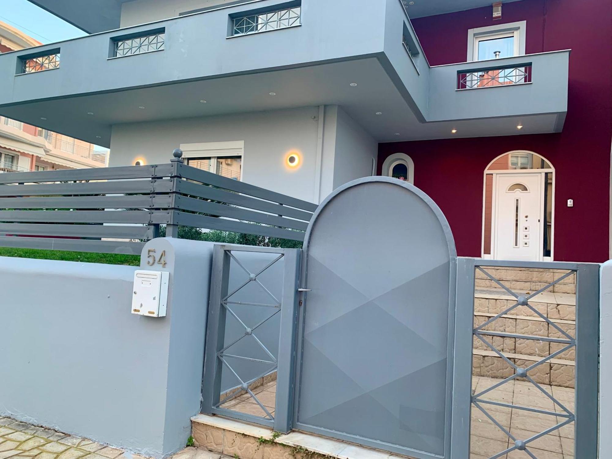 Modern Mint Sunny House Near The Airport Apartment Spata  Bagian luar foto