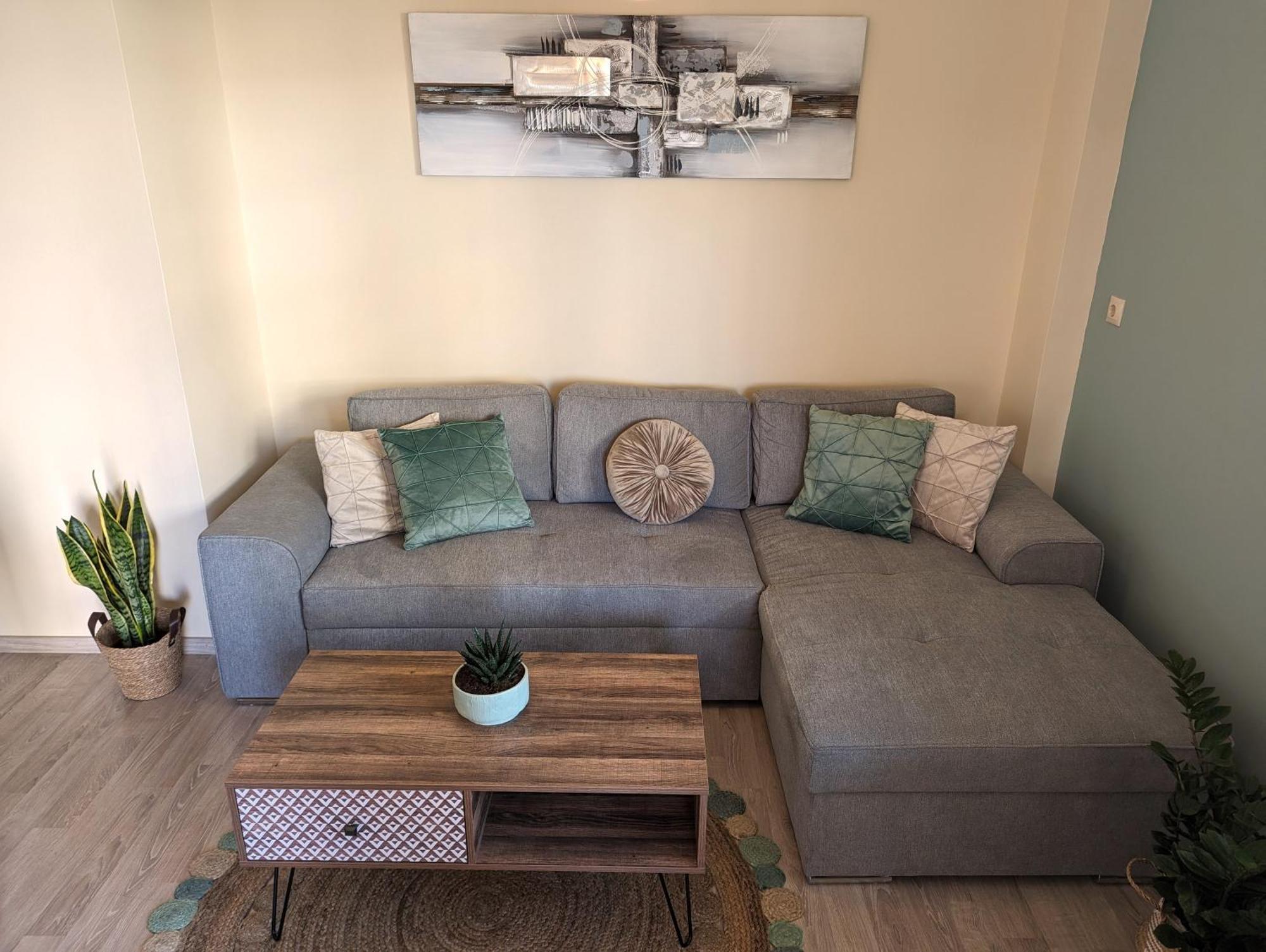 Modern Mint Sunny House Near The Airport Apartment Spata  Bagian luar foto