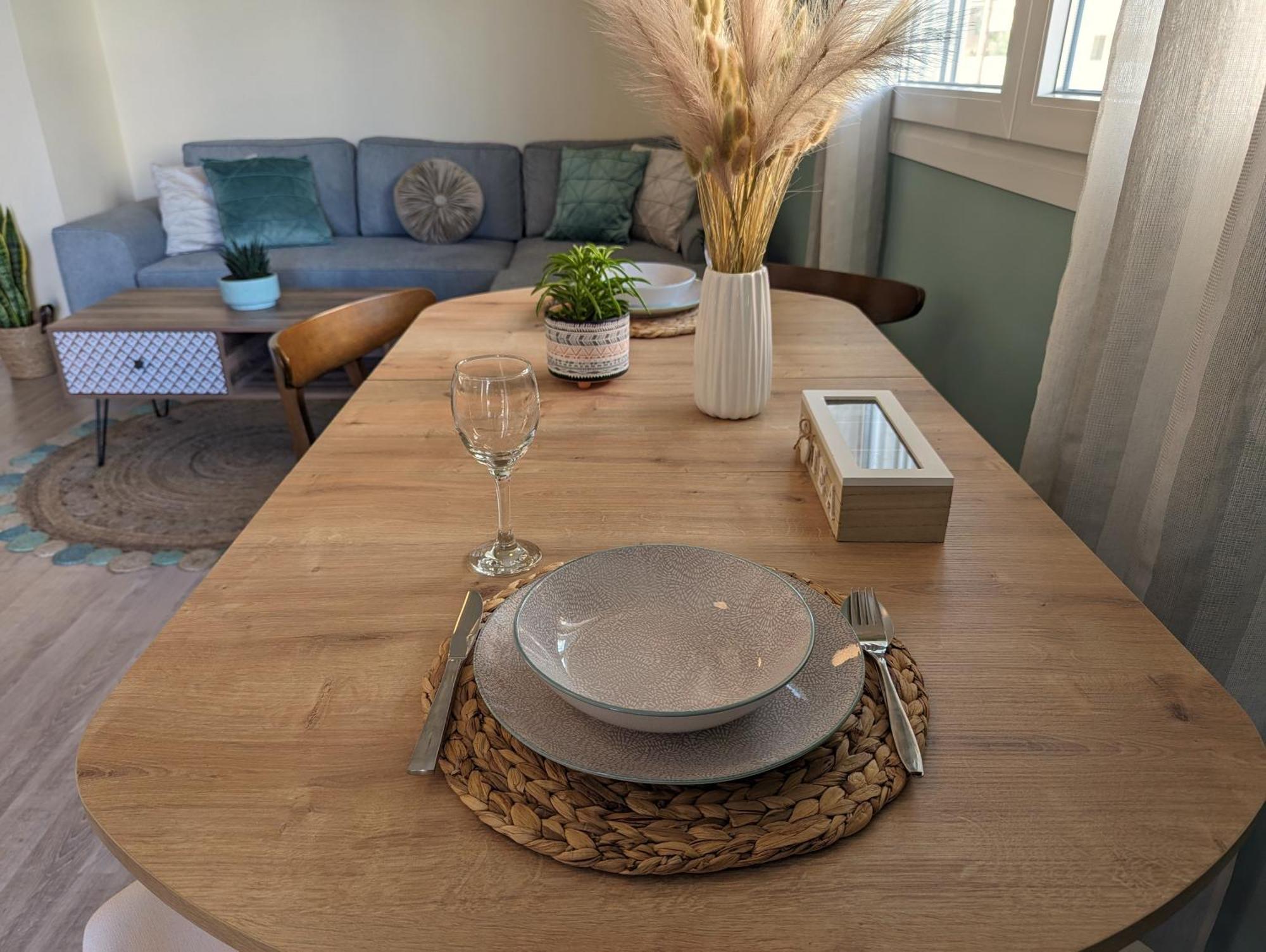 Modern Mint Sunny House Near The Airport Apartment Spata  Bagian luar foto