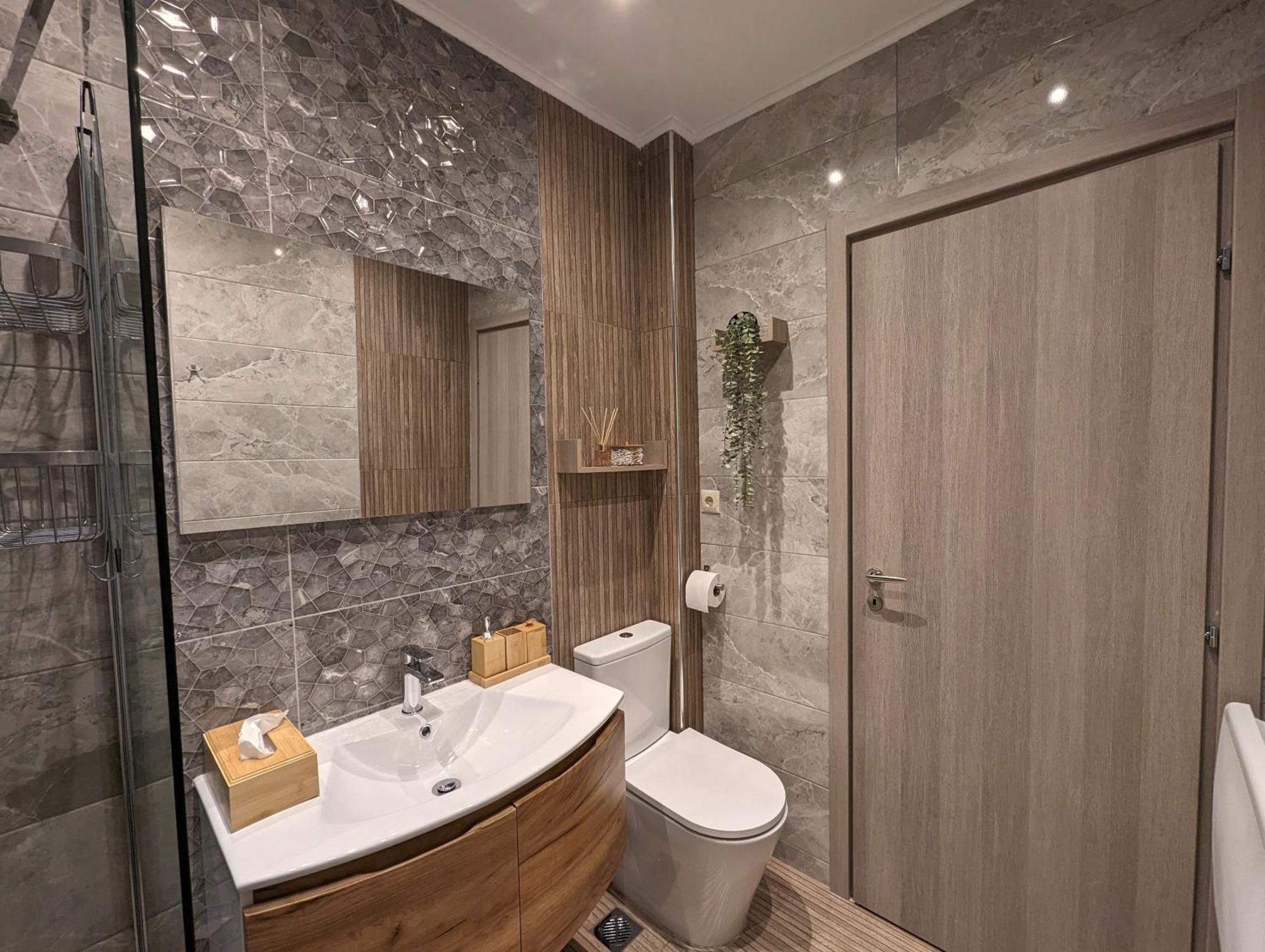 Modern Mint Sunny House Near The Airport Apartment Spata  Bagian luar foto