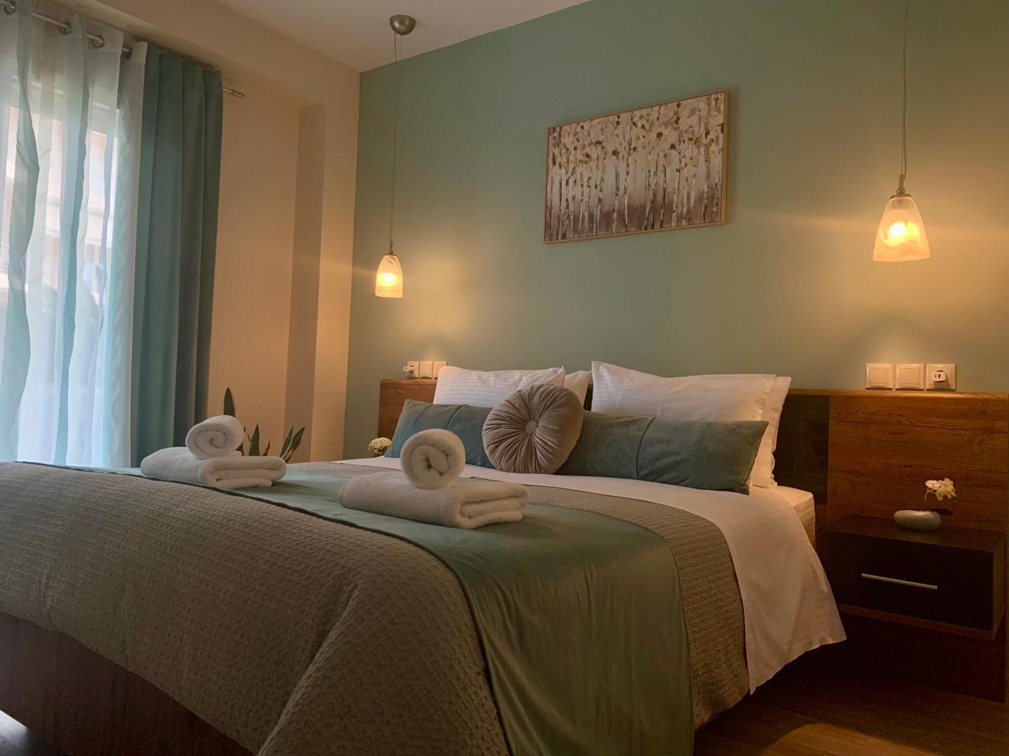 Modern Mint Sunny House Near The Airport Apartment Spata  Bagian luar foto